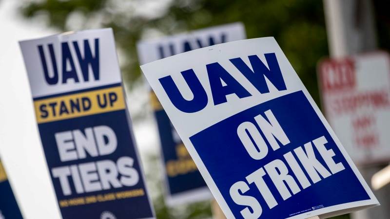 Another 5,000 GM workers join UAW strike