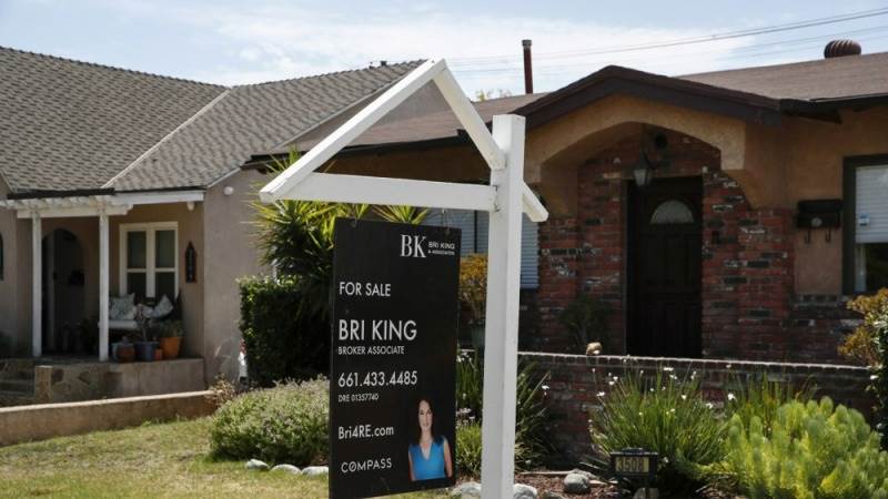 US pending home sales up 1.1% in September