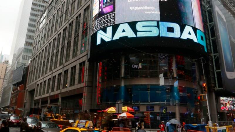 Nasdaq slides 1.5%, tumbles to May lows