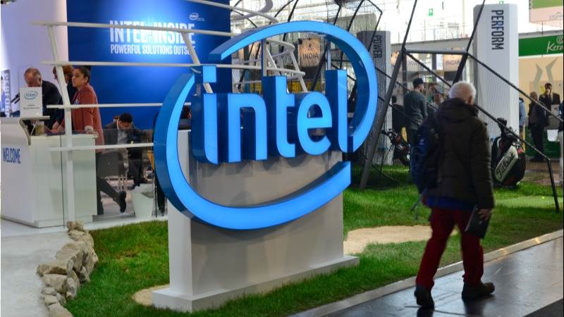 Intel’s Q3 revenue falls by 8% to $14.2 billion