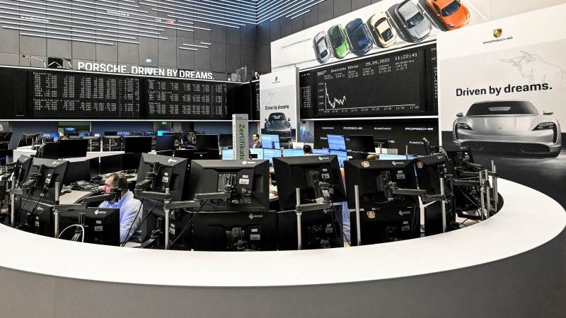 Europe closes lower after earnings