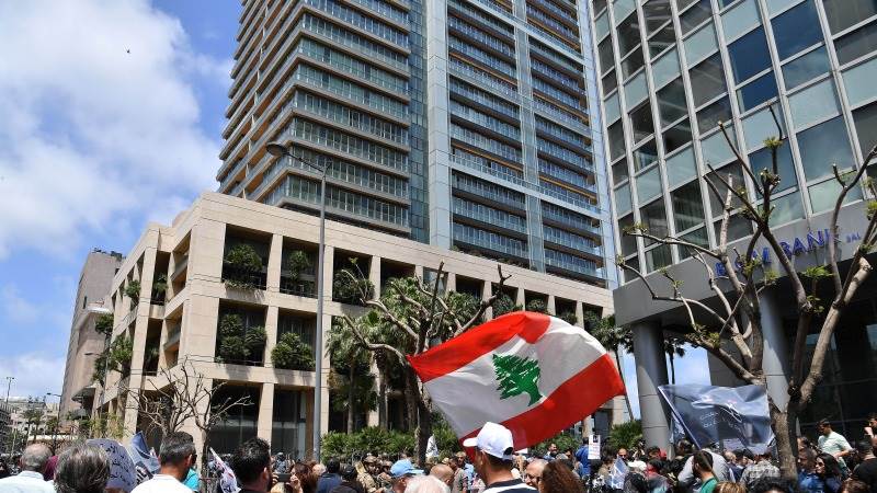 UK temporarily withdraws embassy staff from Lebanon