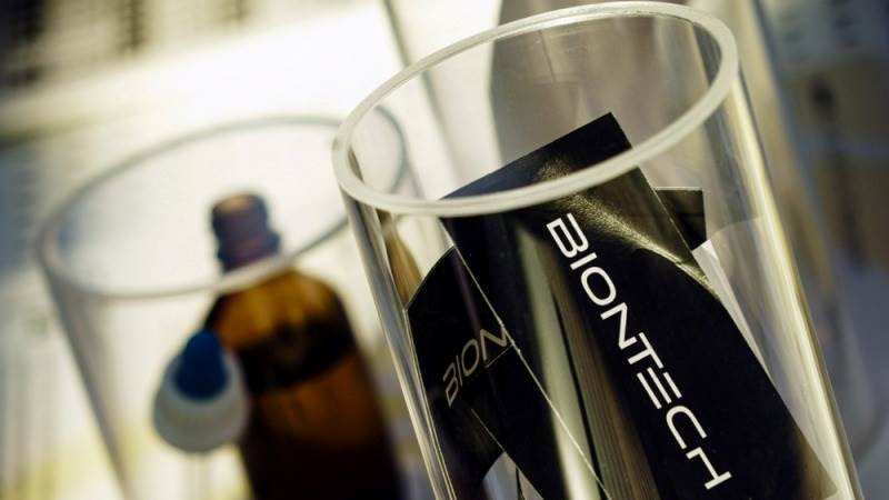 BioNTech Q3 revenue plummets 74% to €895M