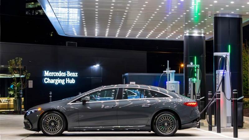 Mercedes-Benz opens 1st EV charging hub in N. America