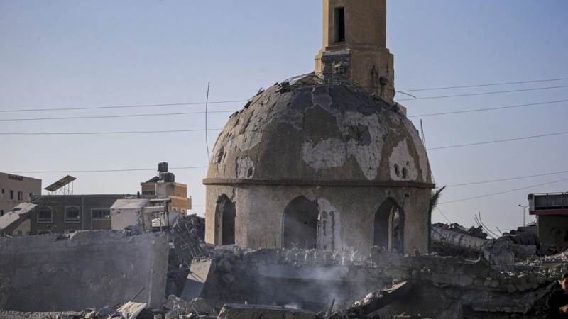 Israel reportedly strikes Gaza mosque, killing at least 50