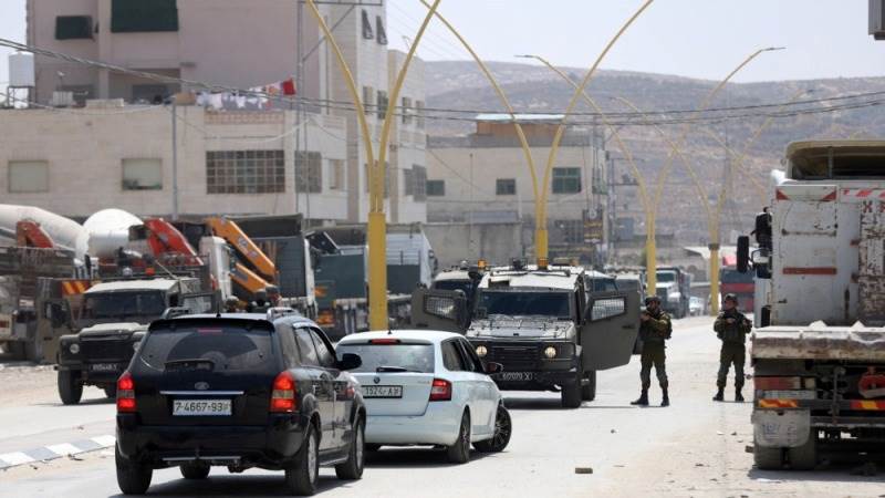 Shooting at West Bank checkpoint leaves 3 dead