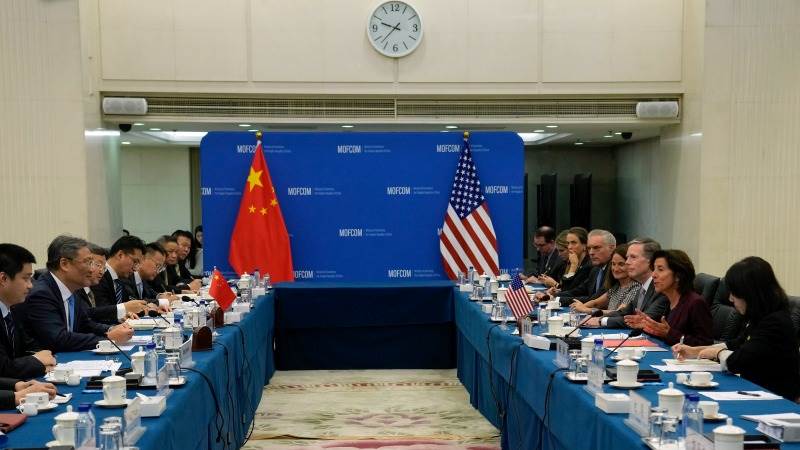 Raimondo, Wang talk US-China economic relations