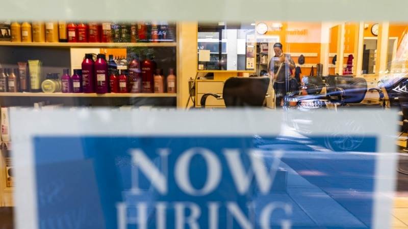 US initial jobless claims down 22,000 to 209,000