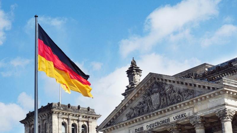 German economy shrinks 0.1% in Q3