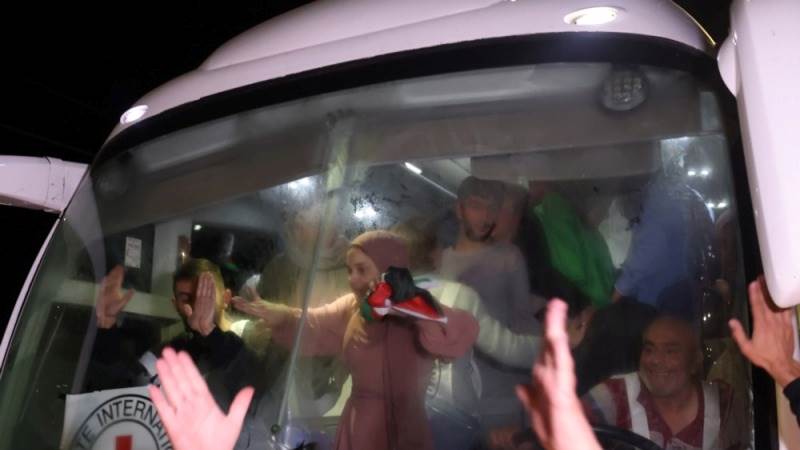 Hamas delays release of 2nd group of hostages