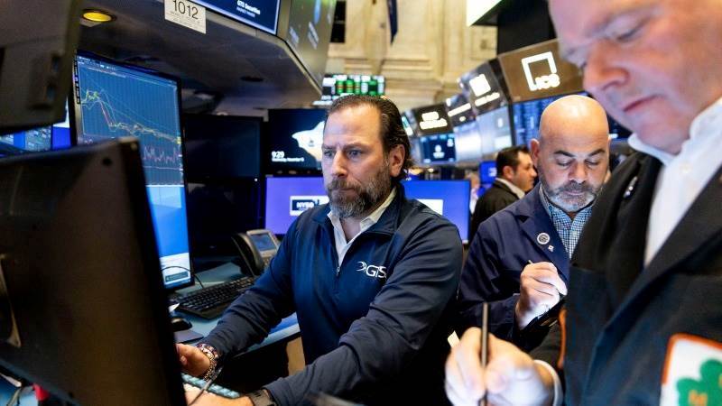 US stocks set to open lower ahead of housing data