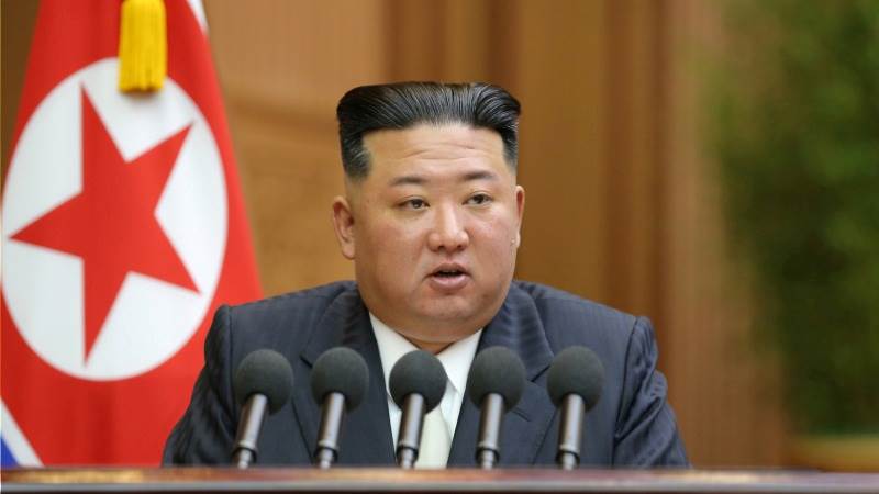 Kim Jong-un calls for air force readiness for war