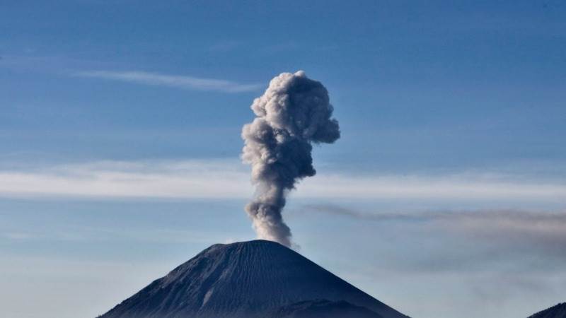 Indonesia imposes measures after Merapi volcano erupts