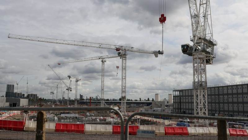 UK’s construction activity falls slightly in November