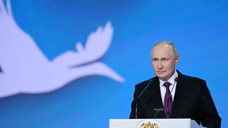 Putin: Russia countering external attempts to hold us back