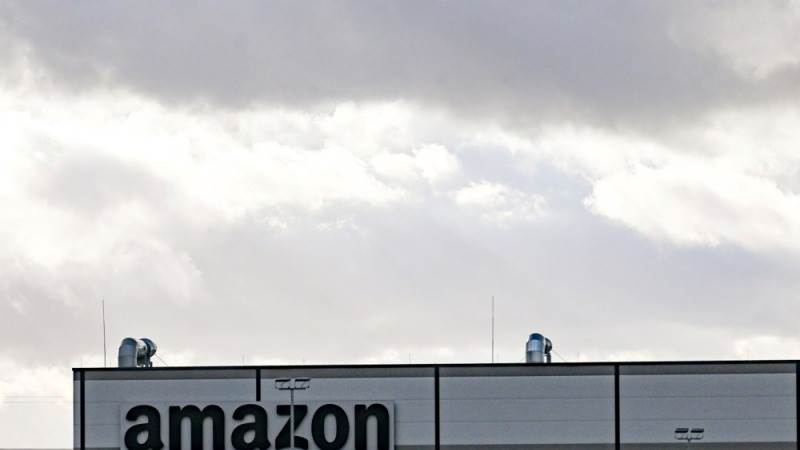 Amazon shares rise after Venmo removal news