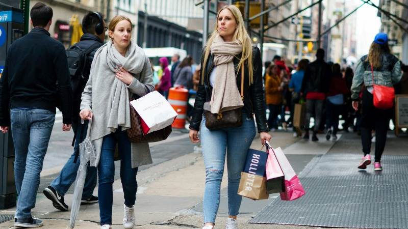 US consumer confidence rises in December