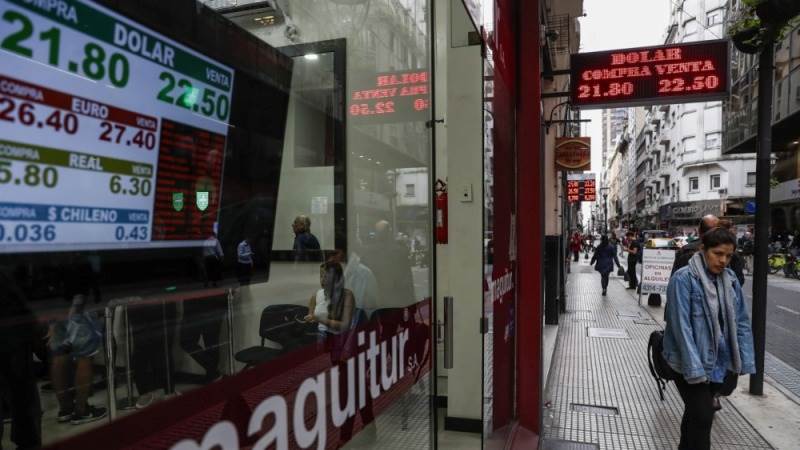 Argentina devalues peso by 54%