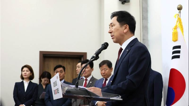 S. Korea’s ruling party head steps down