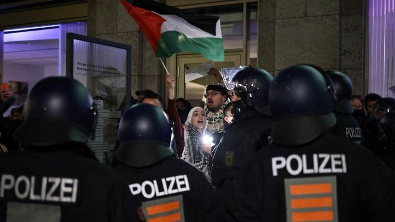 Three suspected Hamas members arrested in Berlin