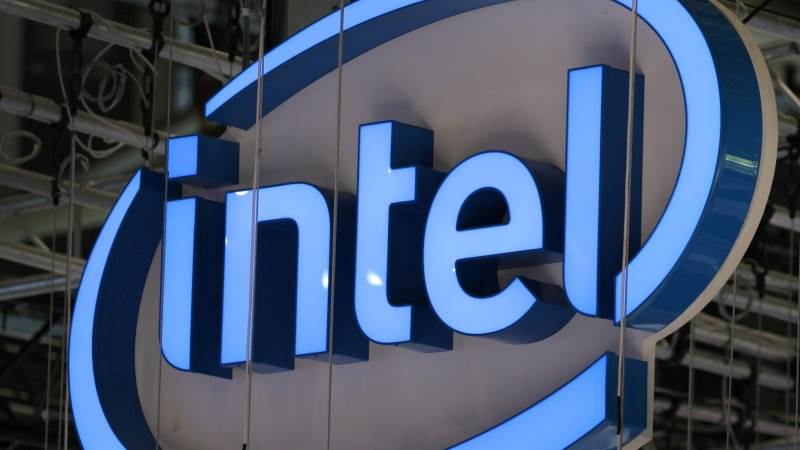 Intel introduces new AI computer chips, processors