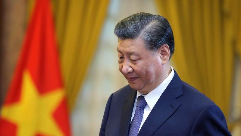 Xi applauds strong foundation in China-Russia ties