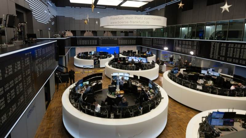 Europe opens lower mirroring US stocks