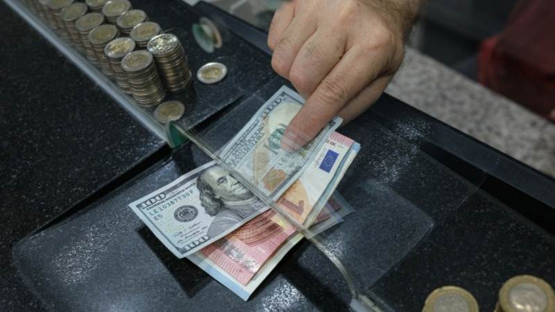 Euro at 4-month high against dollar