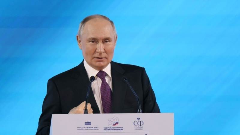 Putin: Russia to strengthen naval power in all strategic directions