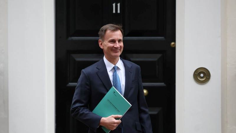 Hunt to present UK spring budget on March 6