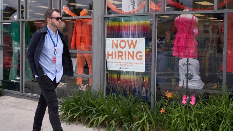 US initial jobless claims up by 12,000 to 218,000