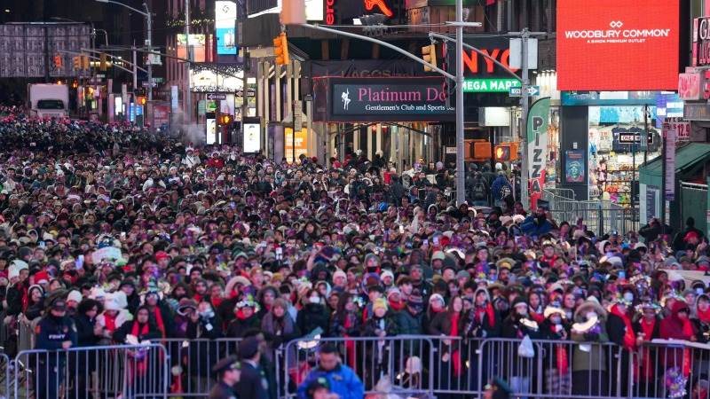 Thousands gather in NYC as US welcomes 2024