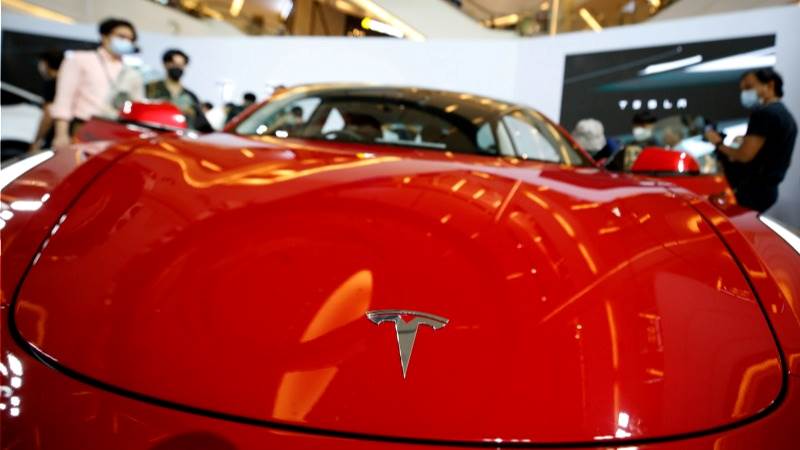 Tesla Q4 2023 deliveries at 484,507