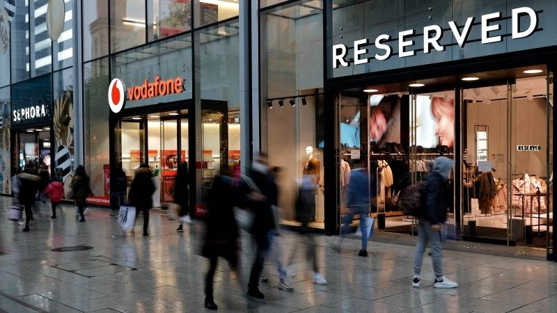 German retail sales fall 2.4% in November