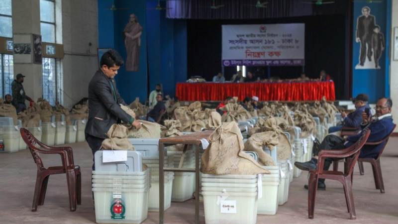 General election in Bangladesh sees low turnout as polls open