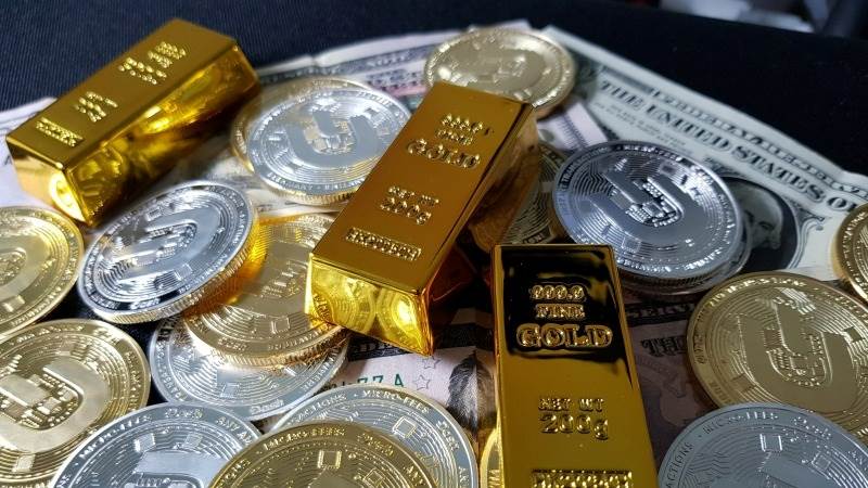 Metals rise, gold up 1.5%, silver rises 3%