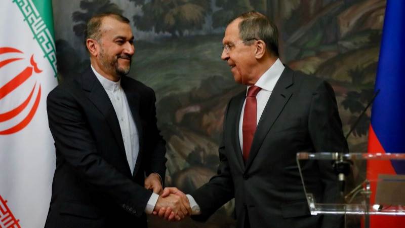 Russia, Iran FMs talk new bilateral deals