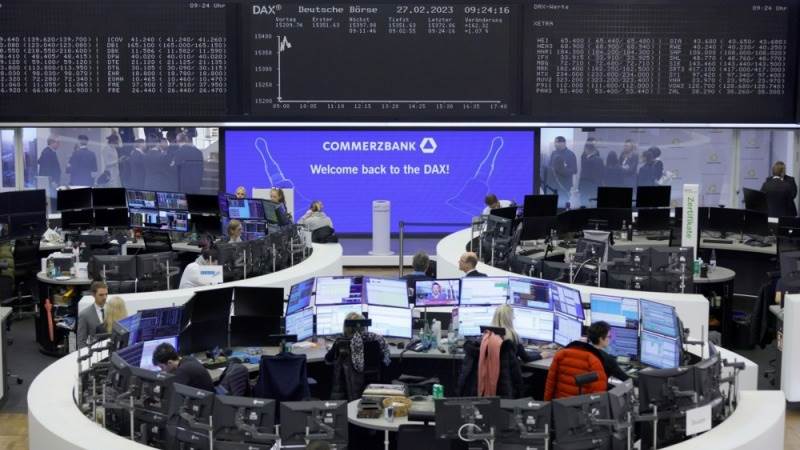 Europe closes lower after data