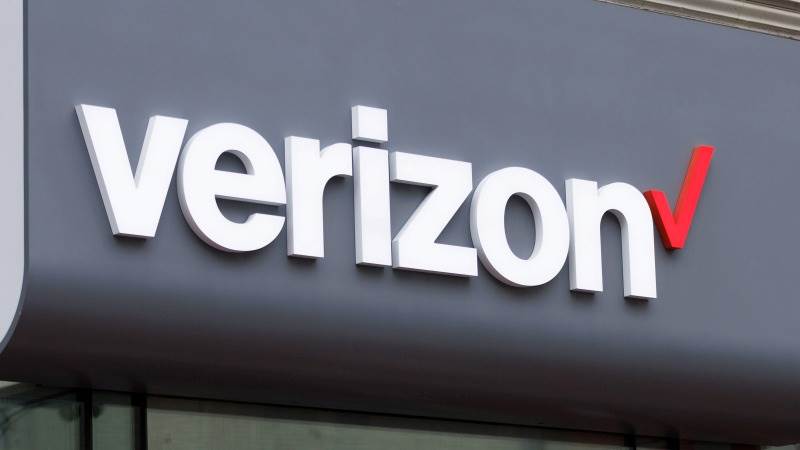 Verizon logs $5.8B impairment loss in Q4