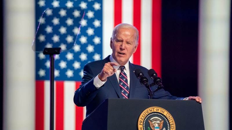 Biden urges Congress to assist Ukraine