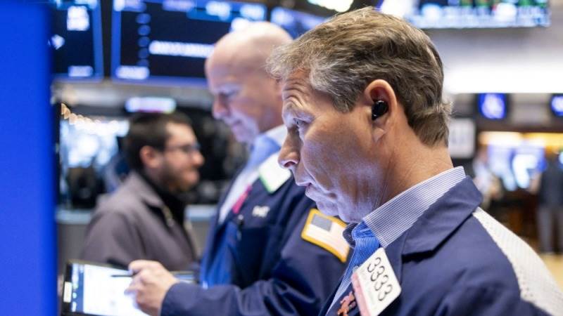 US opens mostly higher after data