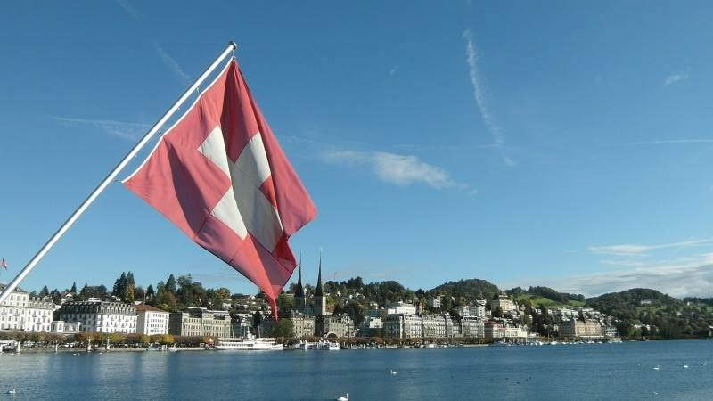 Swiss producer, import prices dip 0.6% in December