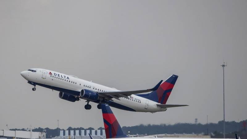 Delta CEO hopes to proceed with Boeing Max 10 order