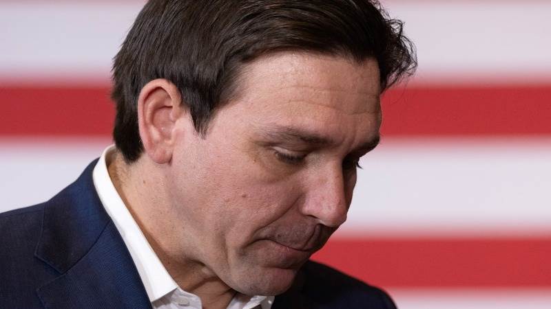 DeSantis drops out, endorses Trump