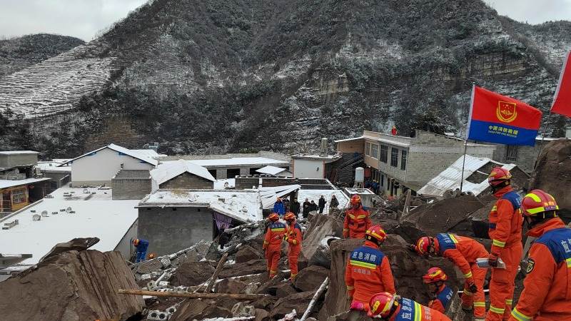 Landslide in China kills 11