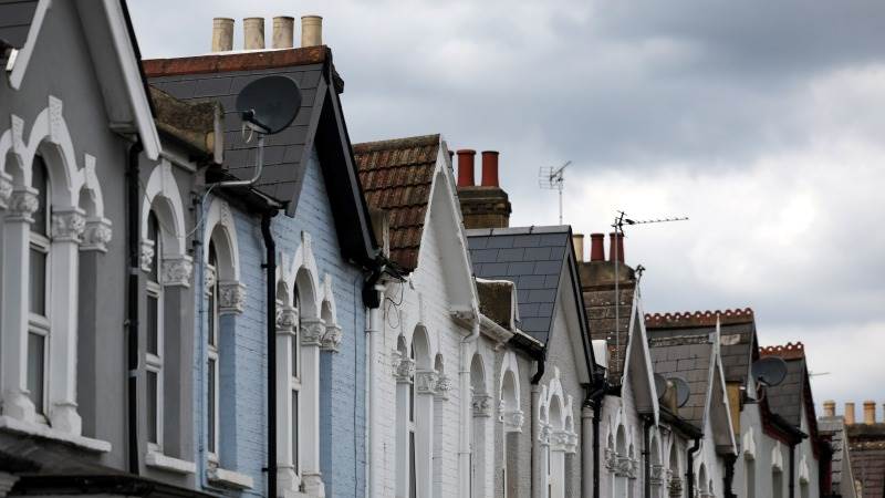 UK mortgage approvals up to 50,500 in December