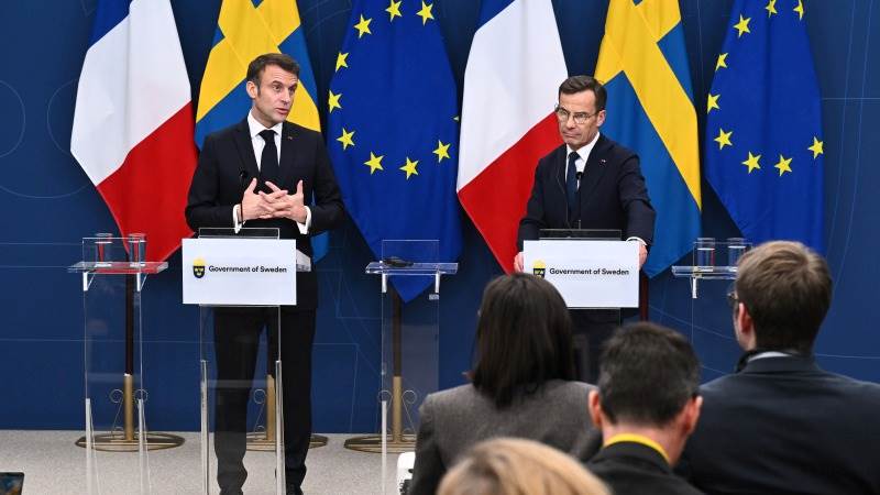 Macron: Europe needs to organize if US cuts Ukraine support