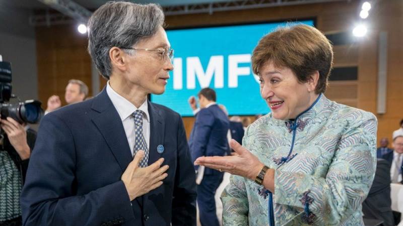 IMF advises BOJ to phase out yield control, asset purchases