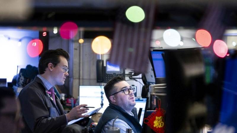 US opens mostly lower with CPI in focus