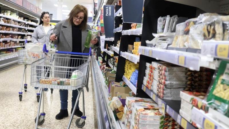 UK inflation remains at 4% in January